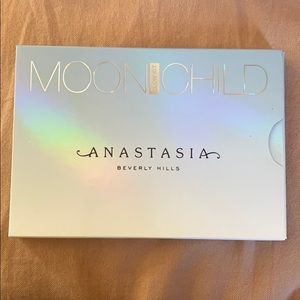 Anastasia Beverly Hills MoonChild Highlighter
